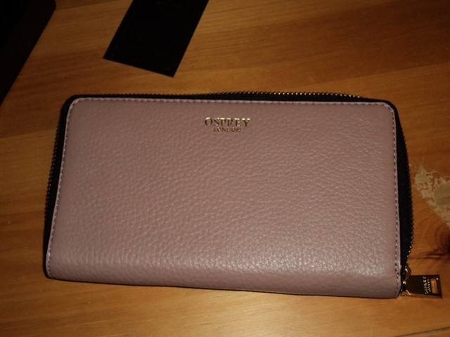 New Leather Wallet/Purse in Women's - Bags & Wallets in Barrie - Image 2
