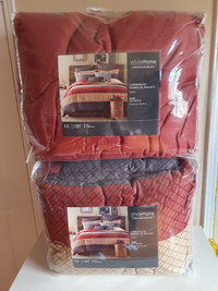 Whole Home Contemporary Comforter
