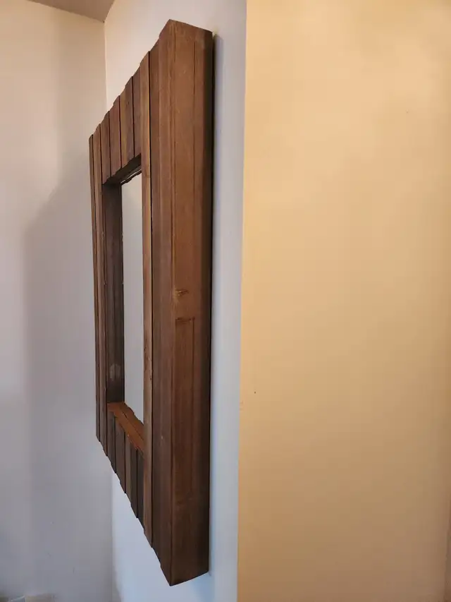 Large Solid Wood Framed Wall Mirror (91 x 71 cm) in Home Décor & Accents in Vancouver - Image 3