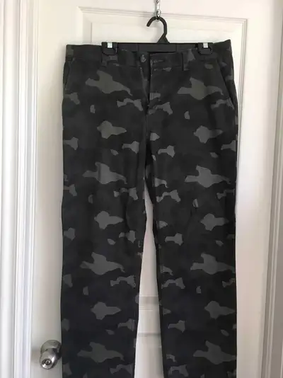 Tommy Hilfiger Camo Pants - 33/30, View more