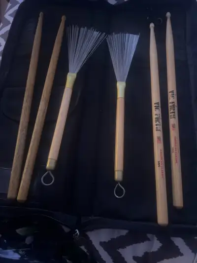 Vic Firth Drum Sticks avec étui, View more