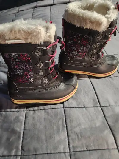 Bottes d'hiver pour enfant. Grandeur 13, View more
