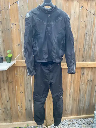 Selling a Dainese SP-R motorcycle pants and jacket set in used condition, offering excellent protect...