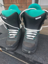 Snowboard boots, size 8 youths
