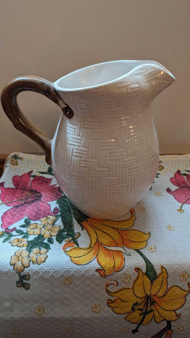 Vintage water or wine pitcher.  Made of clay.  Made in Portugal  in Bathwares in Markham / York Region - Image 3