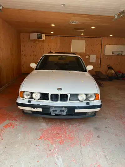 Standard 1990 BMW 525i 2.5L for sale New winter tires paid 700
