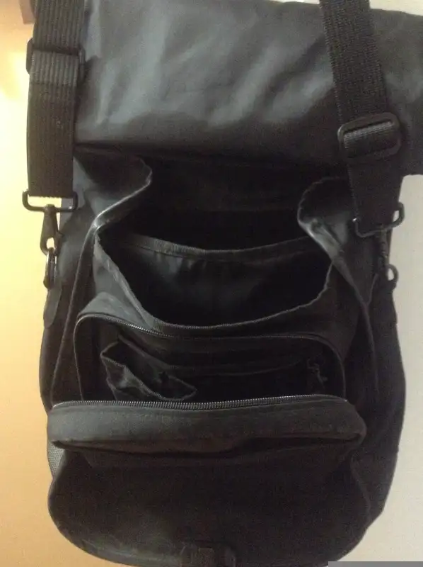 Kensington Saddlebag Laptop Carrying Case – Black in Laptop Accessories in City of Toronto - Image 5