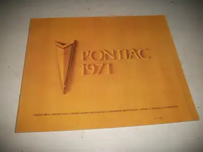 1971 PONTIAC DELUXE SALES BROCHURE. VERY CLEAN!, View more
