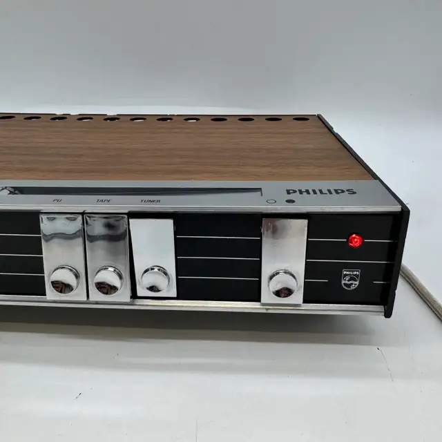 Philips 22RH580/42Z Stereo Amplifier in Stereo Systems & Home Theatre in City of Toronto - Image 3
