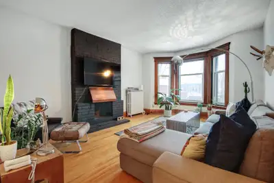 PRIVATE ROOM IN A BEAUTIFUL 2 BEDROOM APARTMENT IN THE GLEBE