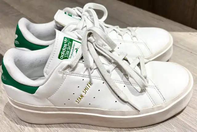 Adidas Stan Smith Bonega 9.5 in Women's - Shoes in Calgary - Image 4