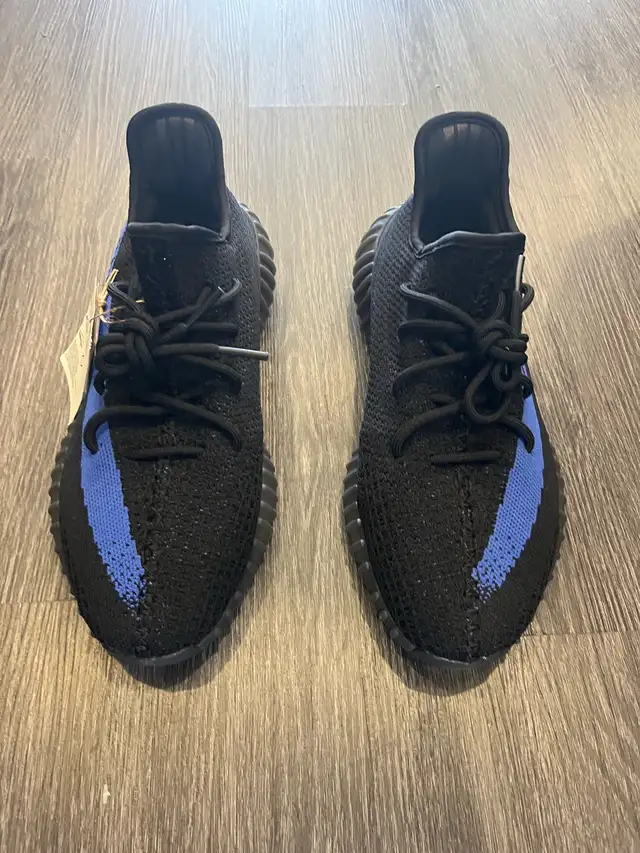 Adidas Yeezy 350 Dazzling Blue size 11 in Men's Shoes in Markham / York Region - Image 4