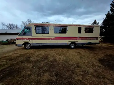 Beautiful Motorhome! We are the second owners This unit is very well kept, clean, all in all great c...