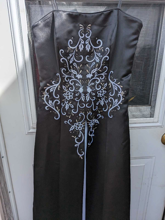 New Michelle Lyne beautiful Grad dress. It's like Satin in Women's - Dresses & Skirts in Cranbrook - Image 2