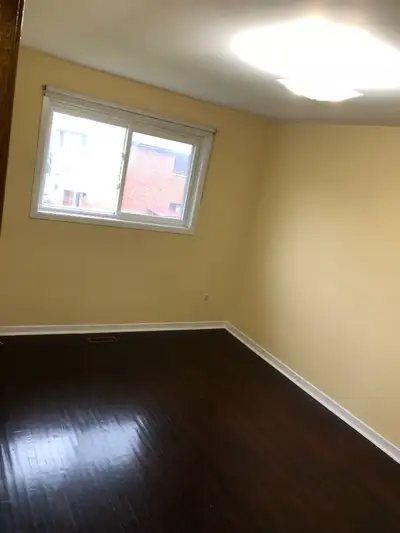 Room for rent in malton close to all amenities available on sharing and private basis pls leave me y...