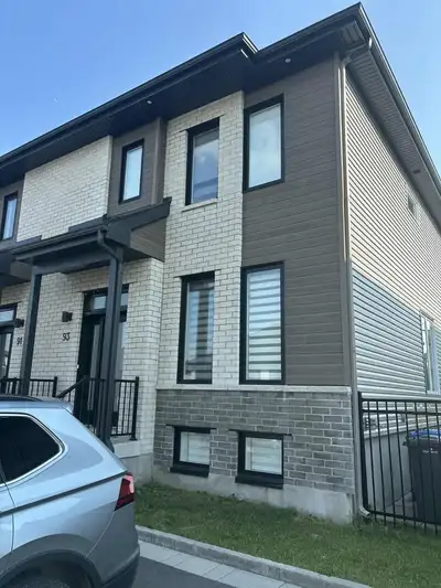 Cession de Bail - Lavaltrie - Jumelé - Maison 4 Chambres - 2 SDB