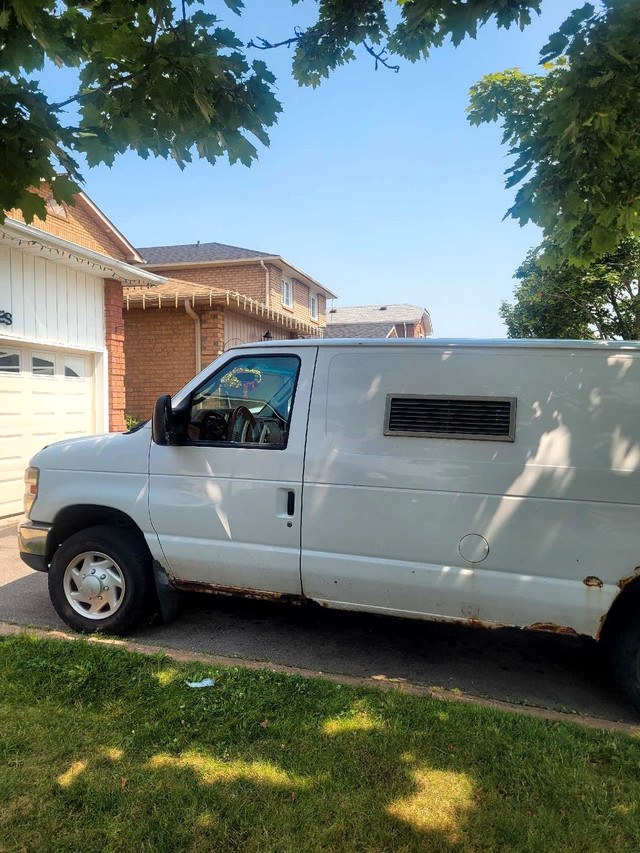 Ford e150 cargo van for sale in Cars & Trucks in Mississauga / Peel Region - Image 2