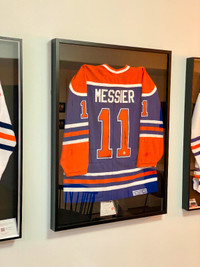 Mark Messier, autographed Edmonton Oilers jersey