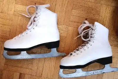 LANGE GALAXY GIRLS FIGURE ICE SKATES SIZE J02 (8")MADE IN CANADA, View more