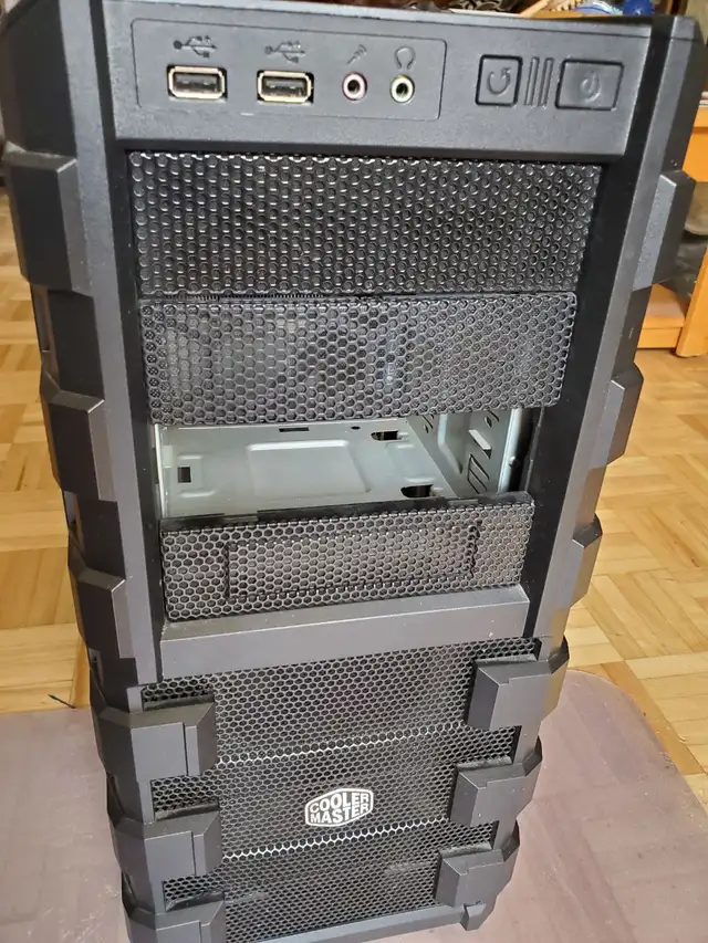 Cooler Master Gaming PC Case in System Components in Laval / North Shore - Image 5