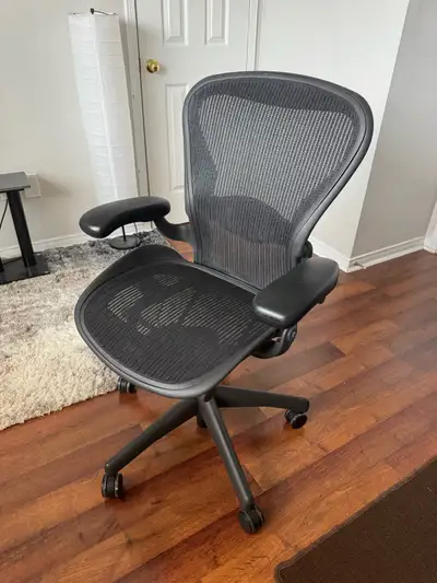 Herman Miller Aeron (Size B), View more