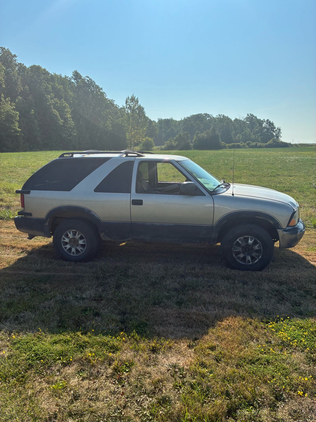 gmc jimmy in Cars & Trucks in Hamilton - Image 3