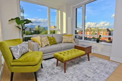 - new condo in trendy historic Chinatown - two bedrooms/two baths 1000 sq ft - bright corner suite b...