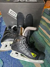 Graf 703 11.5 R hockey skates