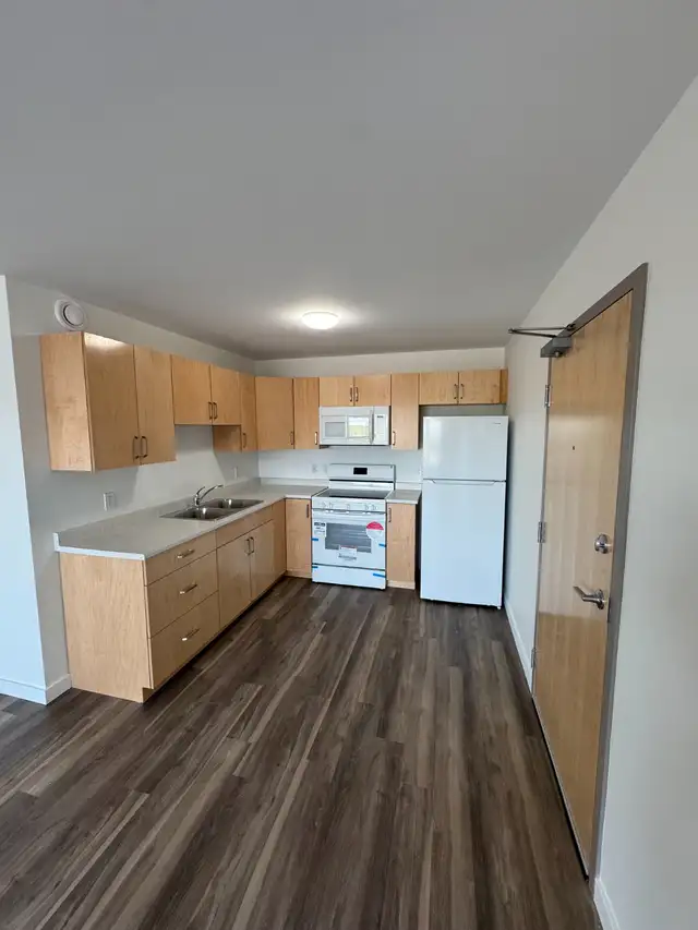 For April 1st - 2 Bedroom Apartment For Rent in Long Term Rentals in Cape Breton - Image 6