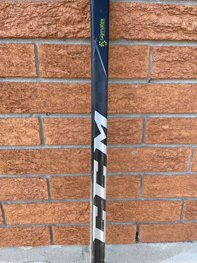Hockey Stick in Hockey in Belleville - Image 6