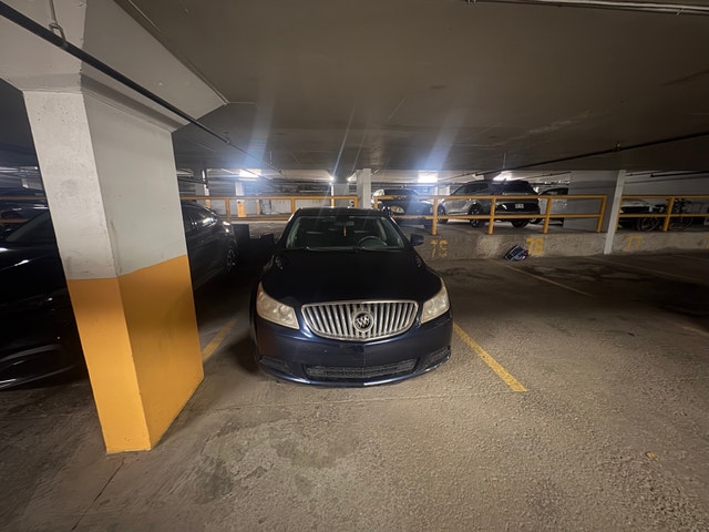 2011 Buick Lacross (repairs needed) — photo 2