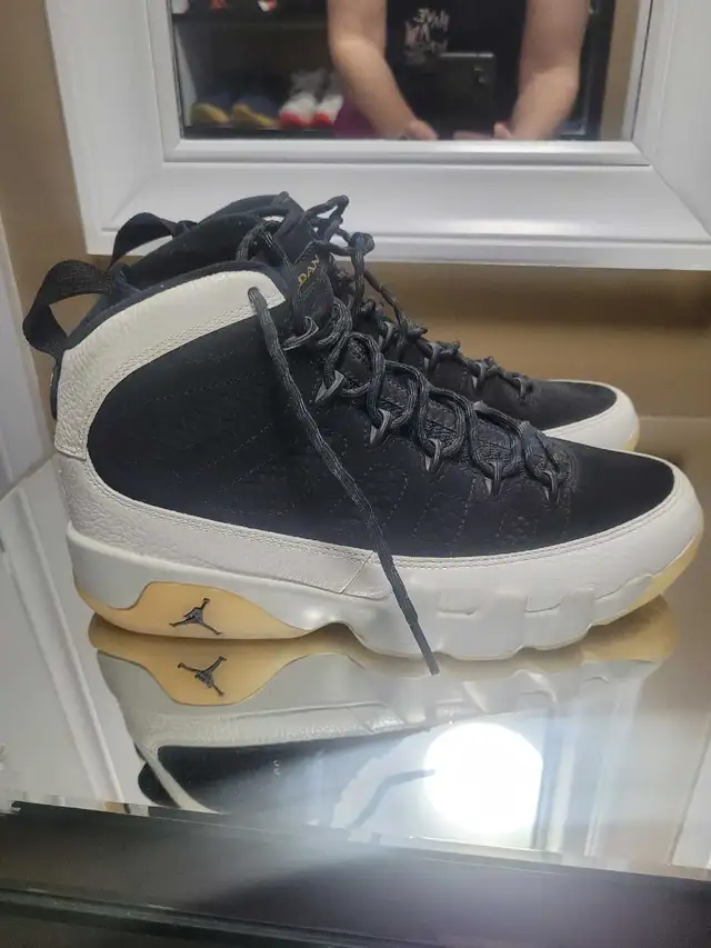 Original Jordan 9 Retro City of Flight 2018 size 9 in Men's Shoes in Kitchener / Waterloo - Image 2