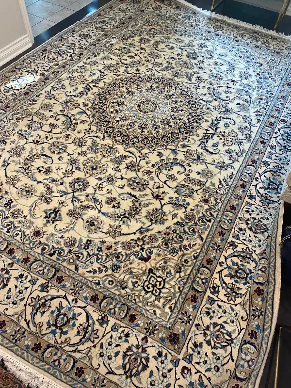 Authentic Persian Naeen handmade rug (Iran) in Rugs, Carpets & Runners in Markham / York Region - Image 3