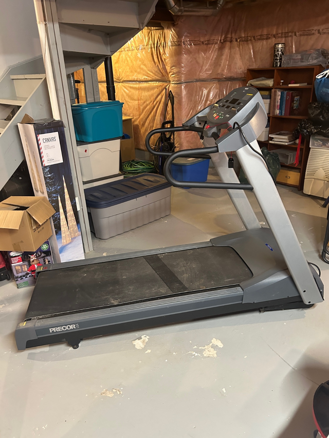 Treadmill in Exercise Equipment in Mississauga / Peel Region - Image 6