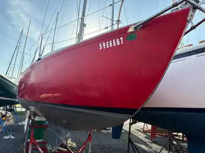 Voilier Grampian 26 pieds, 1975, à vendre — 5 000 $ Tirant d'eau : 3'5" — Présentement à la marina C...