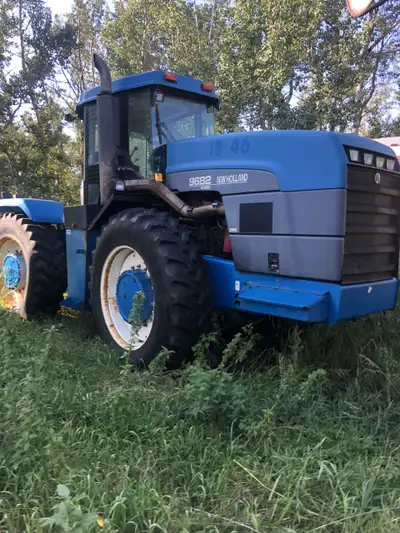 9682 Ford Versatile,42'' rubber ,comes with duals