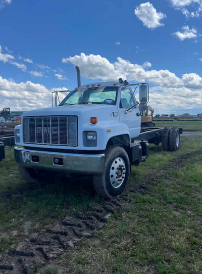2002 GMC Kodiak 8500 Double Frame with Air ride/airbags/airbrakes. 3126E CAT DIESEL ENGINE. Pre Emis...