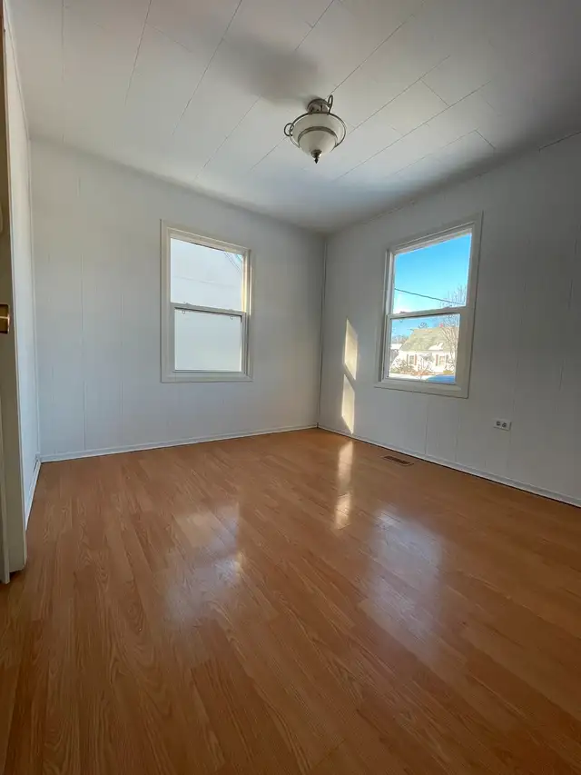 House for rent on Quinsway & Royal York63436971953667121