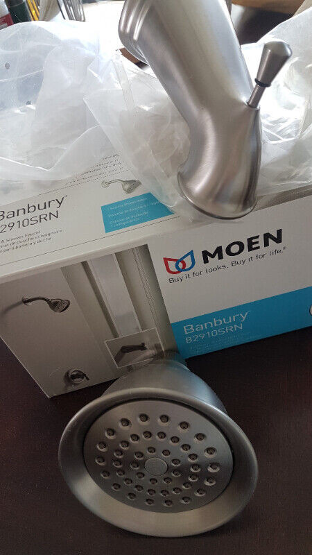 Moen Darcy & Banbury bath hardware in Plumbing, Sinks, Toilets & Showers in Markham / York Region - Image 3