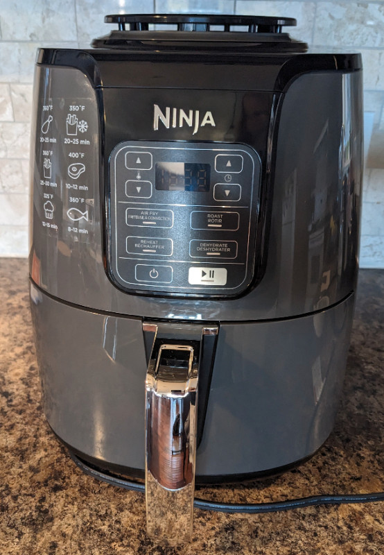 Ninja 4 Qt (3.8L) Air Fryer - Excellent Used Condition $80 OBO  in Microwaves & Cookers in Norfolk County - Image 3