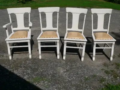 plusieurs meubles antique a différent prix, View more