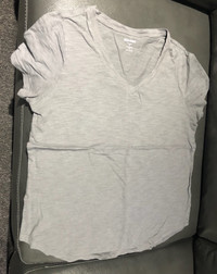 Old Navy women's grey T-shirt sz M | $4 firm | East end P/U 