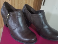 ** Ankle Boots By Naturalizer -Brown