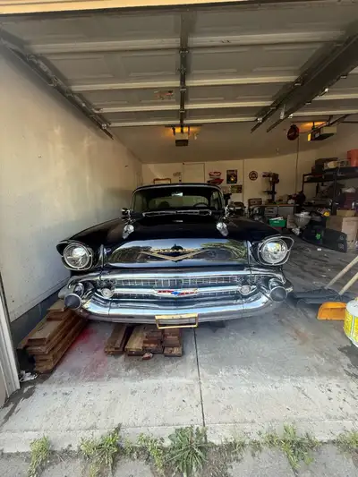 Beautiful body/interior very minimal rust on body Has not ran in a few years Has 350 small block wit...