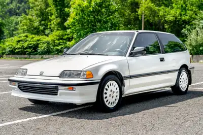 WANTED: 1991 Honda Civic Si - White Or Black - All Stock!! Looking for a CLEAN all STOCK only OEM Wh...