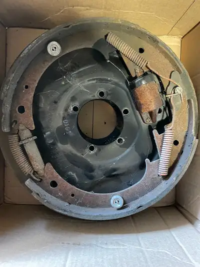 6 Trailer brake assemblies from eagle boat trailer Also have a used hydrastar controller and actuato...
