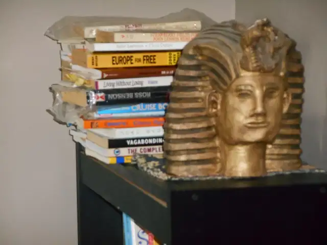 Table/chair/EgyptStatuBike$75mustTakeAll4 samsung9-14/iphone9-13 in Cell Phones in Ottawa - Image 5