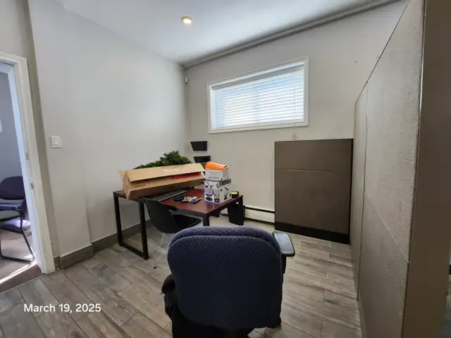 OMVIC Approved office space with 3 parking for lease in Commercial & Office Space for Rent in Oshawa / Durham Region - Image 9