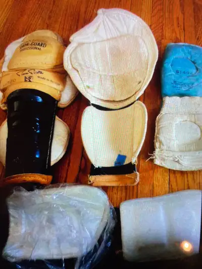 Leather hockey/ ball hockey knee pads and everything else in pic, View more