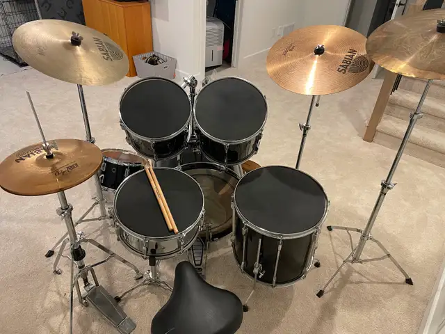 Pearl Export Full Drum Kit in Drums & Percussion in Ottawa - Image 5
